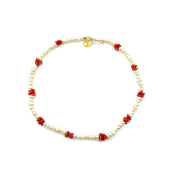 Collier ras du cou en or 18 ct avec perles d'eau douce et corail, Collection Love Gems, une alliance de charme naturel et d'élégance raffinée.