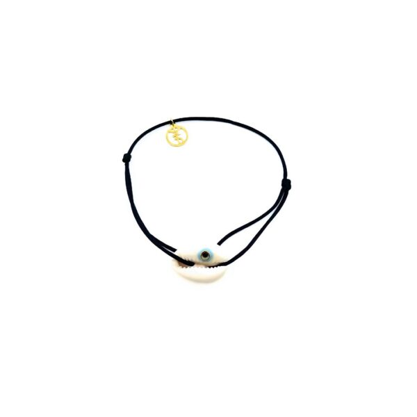 Bracelet ajustable en cordon noir avec cauri naturelle et œil bleu clair, Collection Cauri Protect BC, un symbole de protection avec une touche de tranquillité.