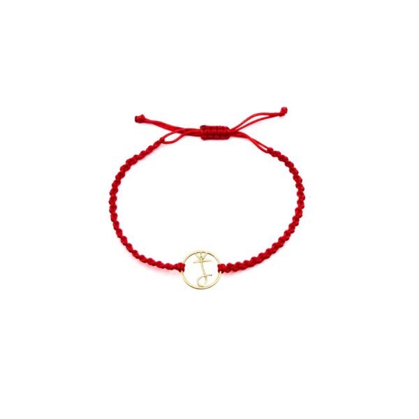 Bracelet ajustable en cordon tissé rouge avec médaillon 'Julia' en or 18 ct, Collection Julia Cordon R, une expression audacieuse de style et d'élégance.